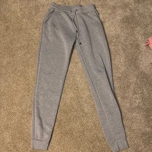 Men’s grey sweatpants (M)